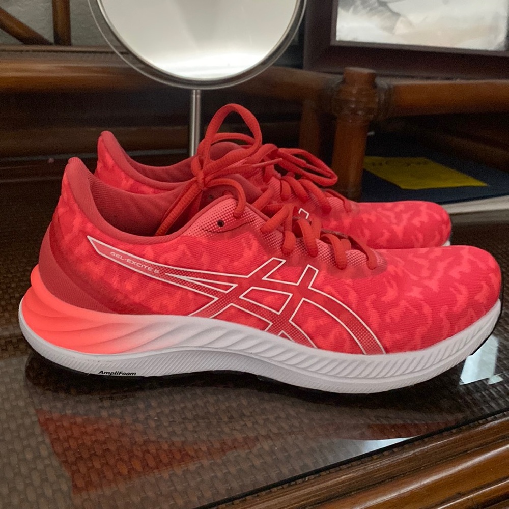 ASICS Like New Running Shoes
